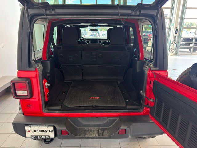 Used 2018 Jeep Wrangler Unlimited Sahara w/ Cold Weather Group AWD/4WD image 45