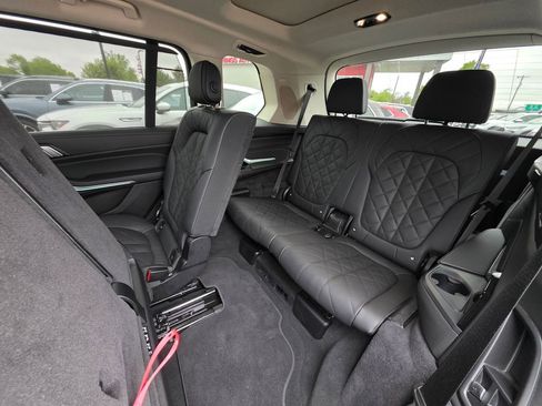 Used 2025 BMW X7 xDrive40i AWD/4WD image 15