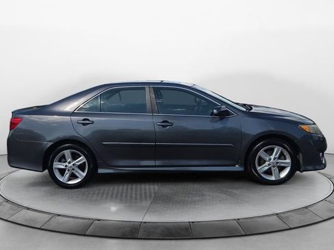Used 2014 Toyota Camry SE FWD image 6