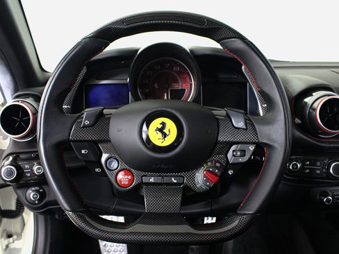 Used 2020 Ferrari 812 Superfast RWD image 54