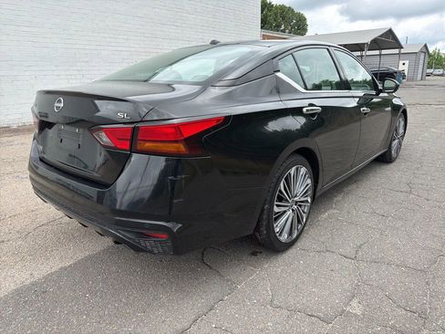 Used 2023 Nissan Altima 2.5 SL FWD image 2