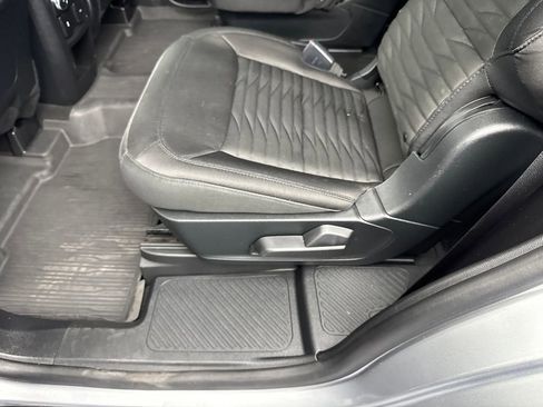Used 2020 Ford Explorer XLT w/ Class III Trailer Tow Package AWD/4WD image 39