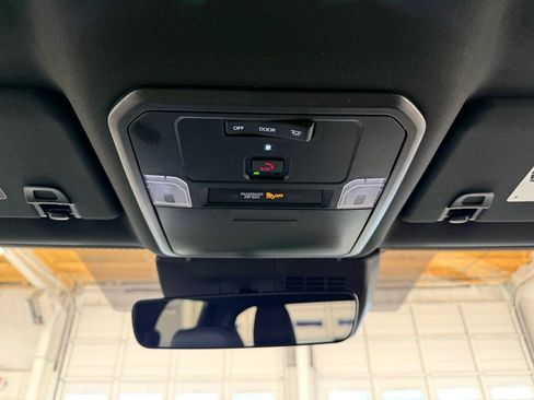 Used 2024 Toyota Tacoma TRD Off-Road image 21