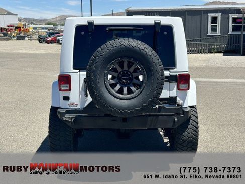 Used 2017 Jeep Wrangler Unlimited Rubicon w/ Connectivity Group AWD/4WD image 6