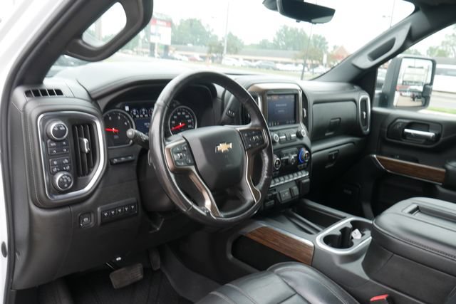 Used 2022 Chevrolet Silverado 3500 High Country AWD/4WD image 16