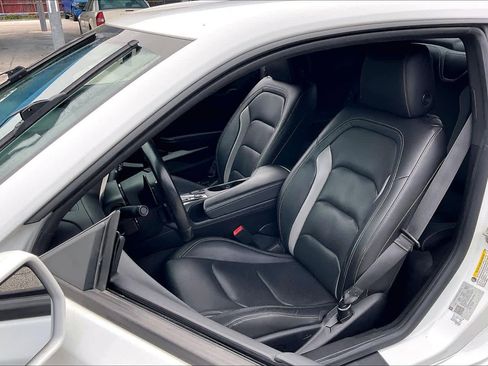 Used 2020 Chevrolet Camaro LT w/ Technology Package RWD image 9