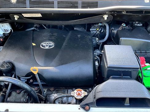 Used 2019 Toyota Sienna LE FWD image 9