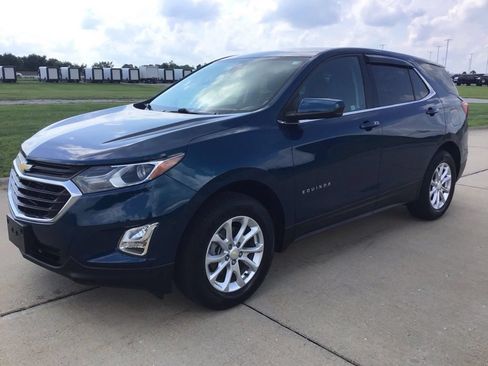 Used 2020 Chevrolet Equinox LT w/ Driver Convenience Package AWD/4WD image 3
