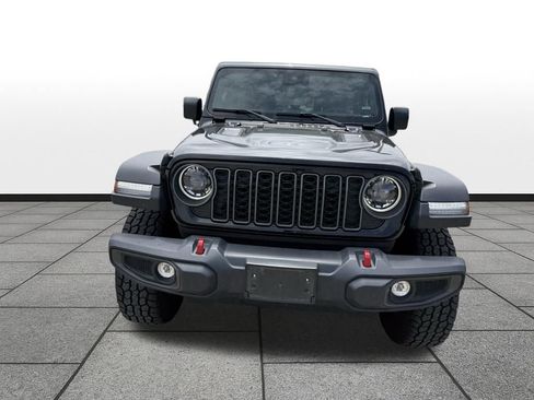 Used 2025 Jeep Wrangler Unlimited Rubicon image 2