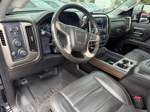 Used 2019 GMC Sierra 2500 Denali AWD/4WD image 22