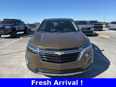 Used 2023 Chevrolet Equinox LT image 2