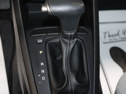 Used 2023 Kia Rio S image 29