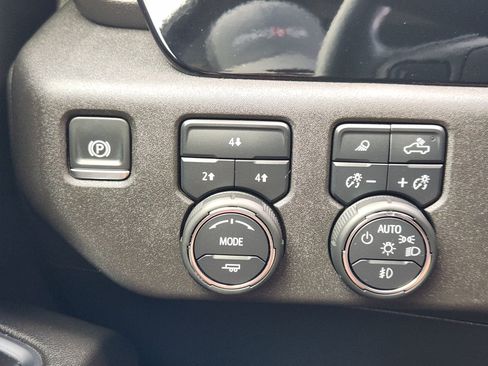 Used 2024 Chevrolet Silverado 2500 LT w/ Midnight Edition AWD/4WD image 23