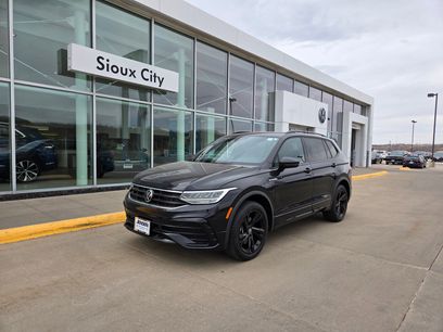 Certified 2023 Volkswagen Tiguan SE R-Line