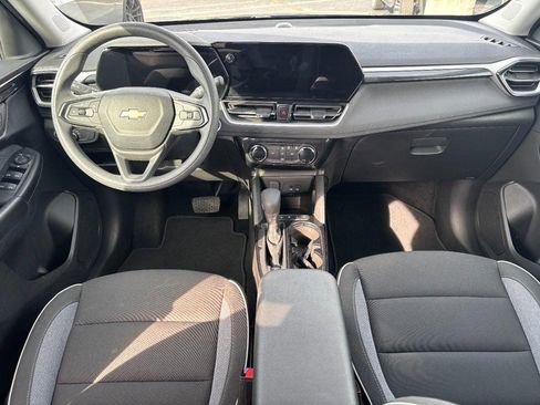 Certified 2025 Chevrolet TrailBlazer LT w/ Driver Confidence Package image 11