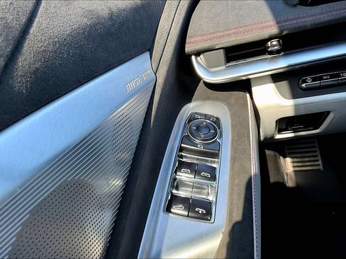 Used 2023 Chevrolet Corvette Stingray Premium Conv RWD image 16