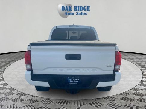 Used 2016 Toyota Tacoma TRD Sport w/ Towing Package image 6