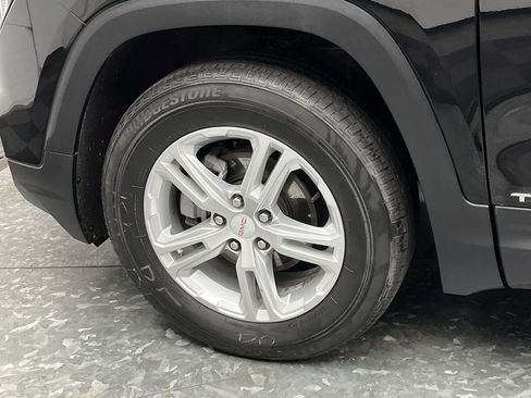 Used 2024 GMC Terrain SLE image 29