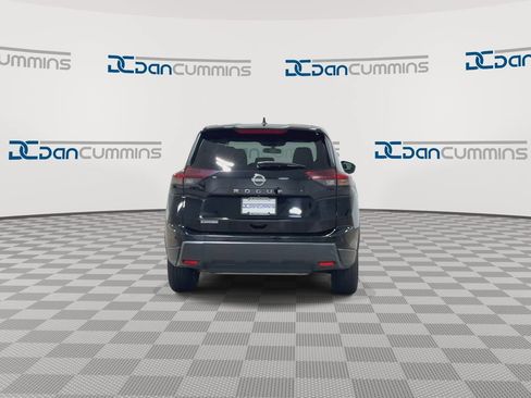 Used 2024 Nissan Rogue S FWD image 7