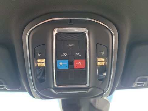 Used 2023 Jeep Grand Cherokee Altitude image 22