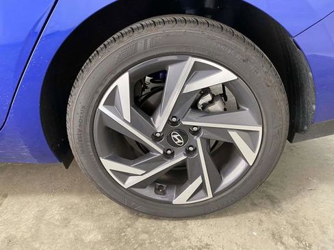 Certified 2025 Hyundai Elantra Sport image 8