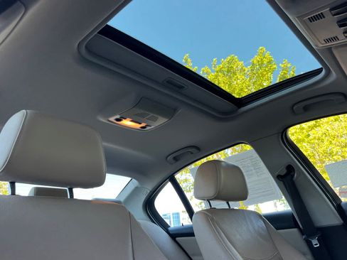 Used 2011 BMW 328i Sedan RWD image 17