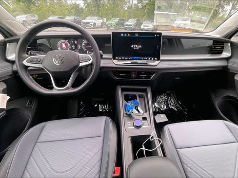 New 2026 Volkswagen Tiguan SE AWD/4WD image 12
