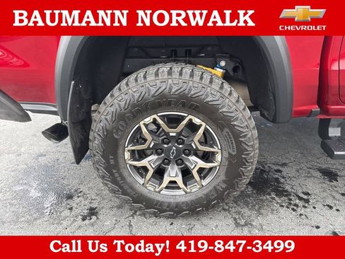 Used 2024 Chevrolet Colorado ZR2 w/ ZR2 Convenience Package III AWD/4WD image 25