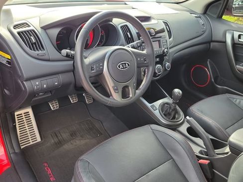 Used 2010 Kia Forte Koup SX w/ Leather Pkg FWD image 11