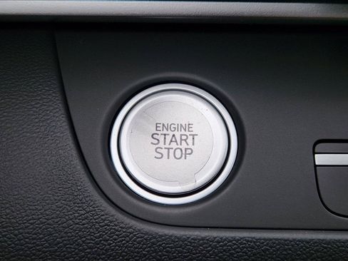 New 2026 Hyundai Elantra Limited FWD image 17
