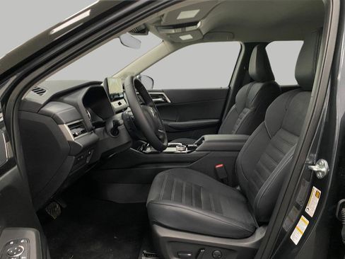 New 2026 Mitsubishi Outlander SE image 30