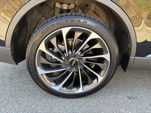 Used 2022 Lincoln Aviator Reserve w/ Equipment Group 201A image 17