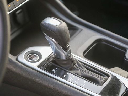 Used 2024 Nissan Sentra SV image 18