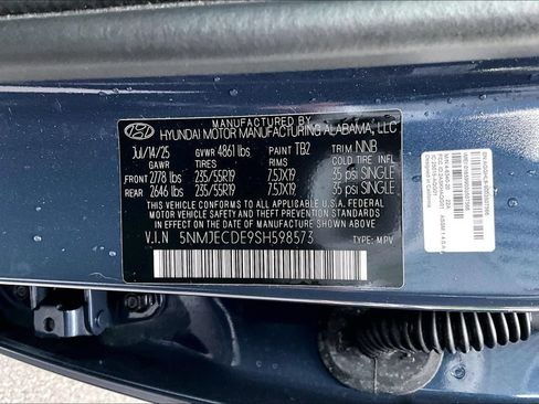 Used 2025 Hyundai Tucson Limited AWD/4WD image 17