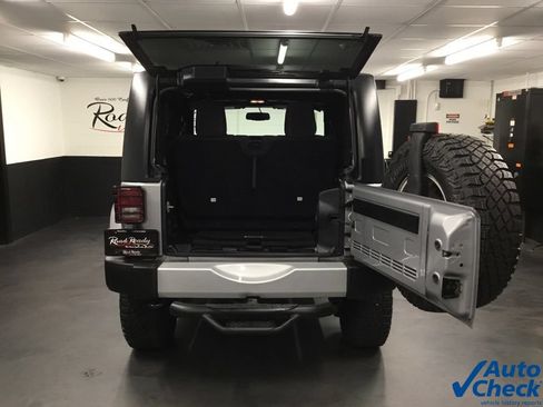 Used 2014 Jeep Wrangler Sahara w/ Dual Top Group AWD/4WD image 17