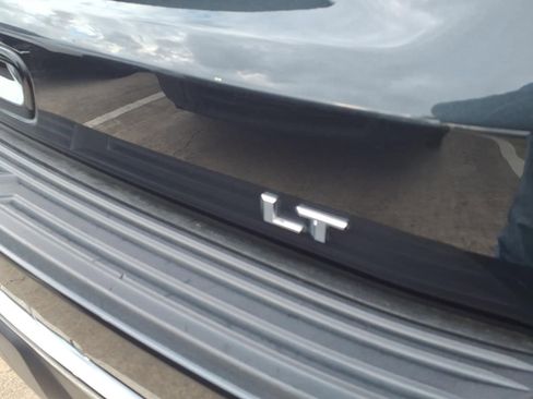 Used 2022 Chevrolet Tahoe LT w/ LT Signature Package image 9