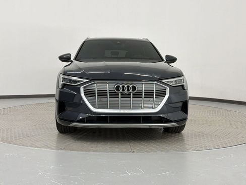 Used 2019 Audi e-tron Prestige w/ Prestige Package AWD/4WD image 6