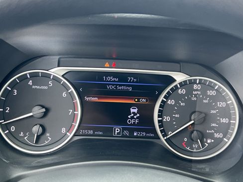 Used 2025 Nissan Sentra SV FWD image 25