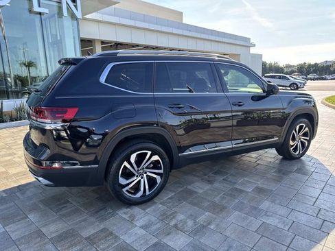 Used 2021 Volkswagen Atlas SEL Premium image 2