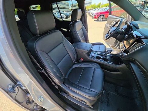 Used 2023 Chevrolet Traverse LT AWD/4WD image 32