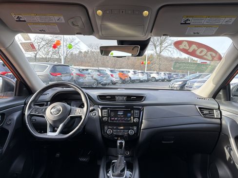 Certified 2019 Nissan Rogue SV image 12