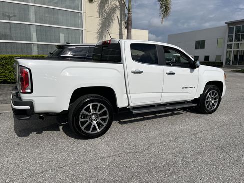 Used 2022 GMC Canyon Denali RWD image 8