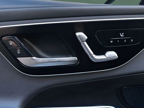 Used 2024 Mercedes-Benz GLC 300 GLC 300 image 23