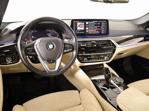 Used 2023 BMW 530i xDrive w/ Convenience Package image 2