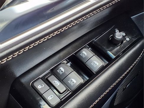 Used 2023 Jeep Wagoneer 4WD w/ Premium Group I image 19
