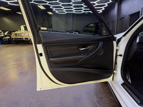 Used 2017 BMW M3 RWD image 12