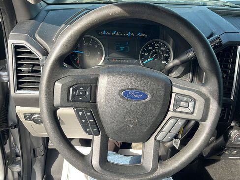 Used 2015 Ford F150 XLT AWD/4WD image 10