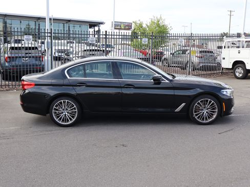 Used 2020 BMW 530i w/ Convenience Package RWD image 11