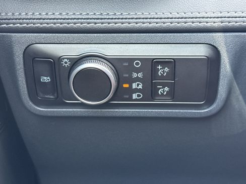 Used 2025 Ford Mustang Premium RWD image 20