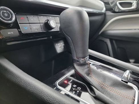 Certified 2022 Jeep Compass Limited image 30